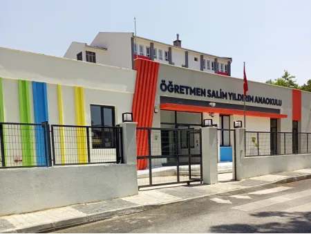 Öğretmen Salim Yıldırım Anaokulu, Laminat Kapı Uygulaması